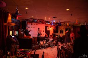 246030871 10220478961950556 873005854300729871 n